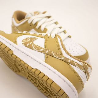 Dunk Low Essential Paisley Pack Barley (W)